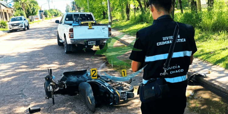 Motociclista con lesiones graves luego de colisionar con camioneta