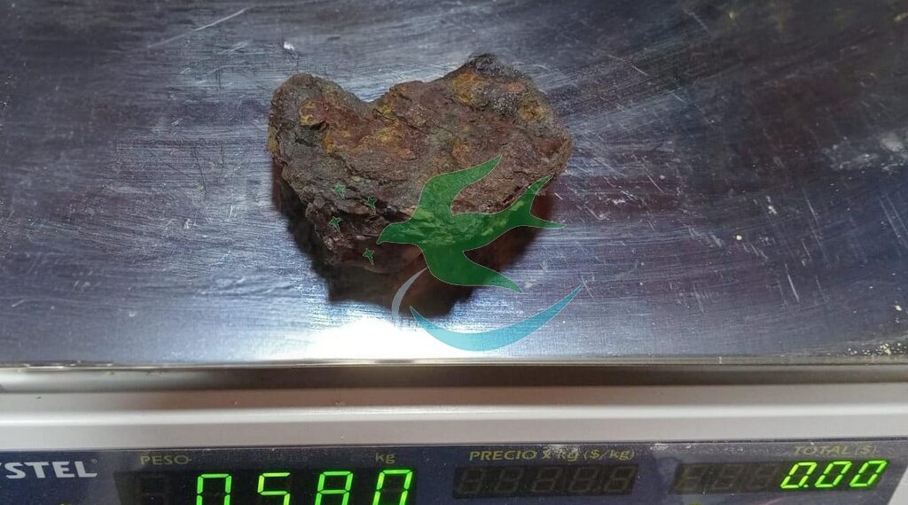 Intentaba vender un “meteorito” por redes sociales
