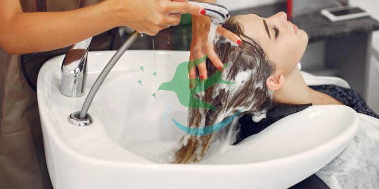 Anmat prohibió 17 productos para el cabello de una marca: podrían contener formol