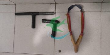 Madre e hija heridas por disparos de “tumberas”