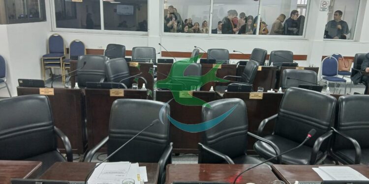 Grave retroceso institucional: el oficialismo impide la interpelación de Meneses.