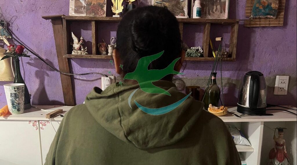 “La encerró, golpeó y abusó de ella en el piso, y luego le ofreció dinero”