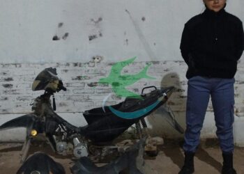 Rápido despliegue policial permitió recuperar una motocicleta desarmada en una vivienda abandonada