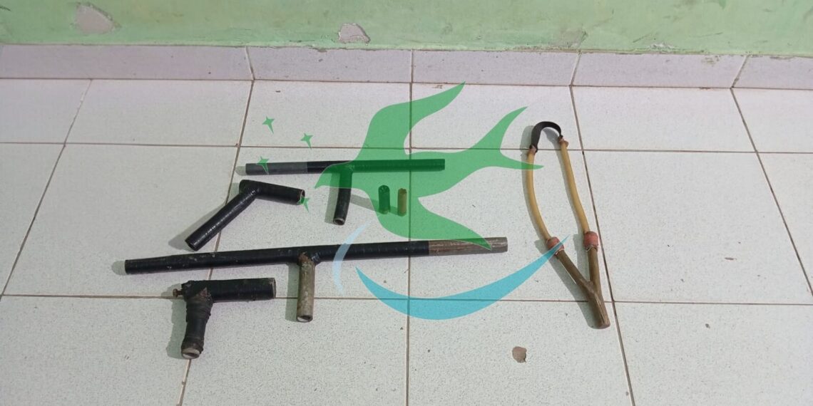 Desbaratan un intento de gresca entre menores y secuestran armas de fabricación casera