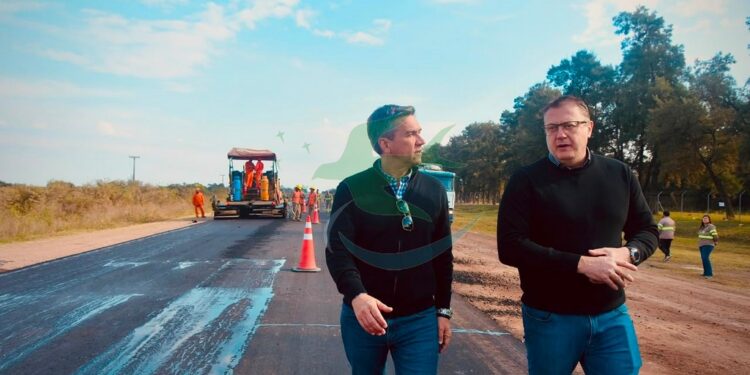 El gobernador Zdero supervisó el avance de las obras de pavimentación en la Ruta Provincial Nº 6