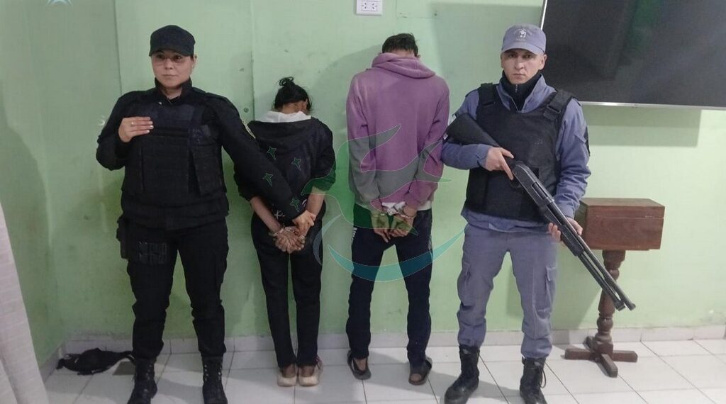 Detienen a una pareja acusada de asaltar a una mujer con un arma blanca