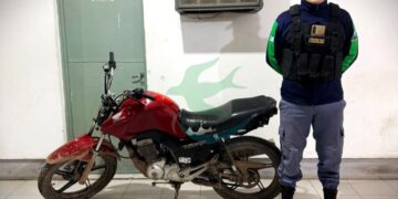 Joven de 20 años detenido tras poner en riesgo a terceros con maniobras peligrosas en moto