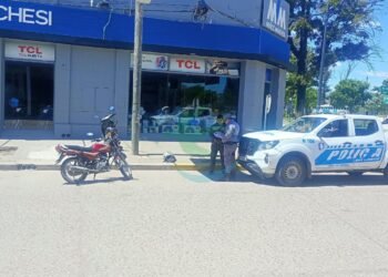 Choque entre dos motos dejó a una mujer con lesiones graves